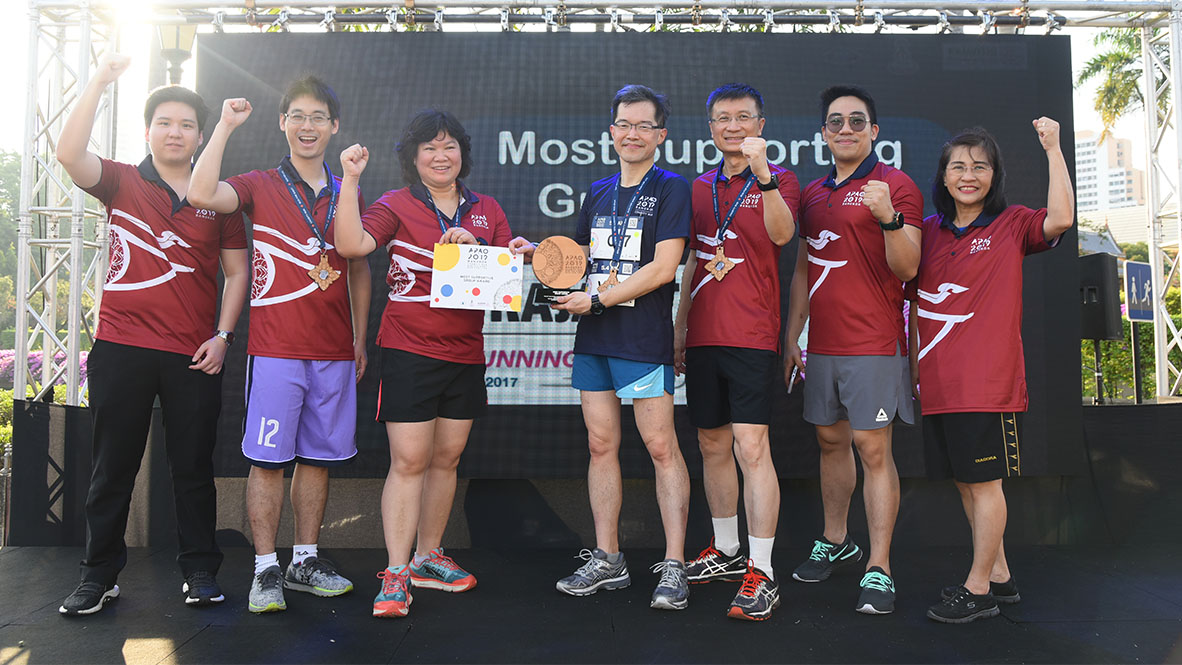 Most supportive group award Rajvithi Running Club